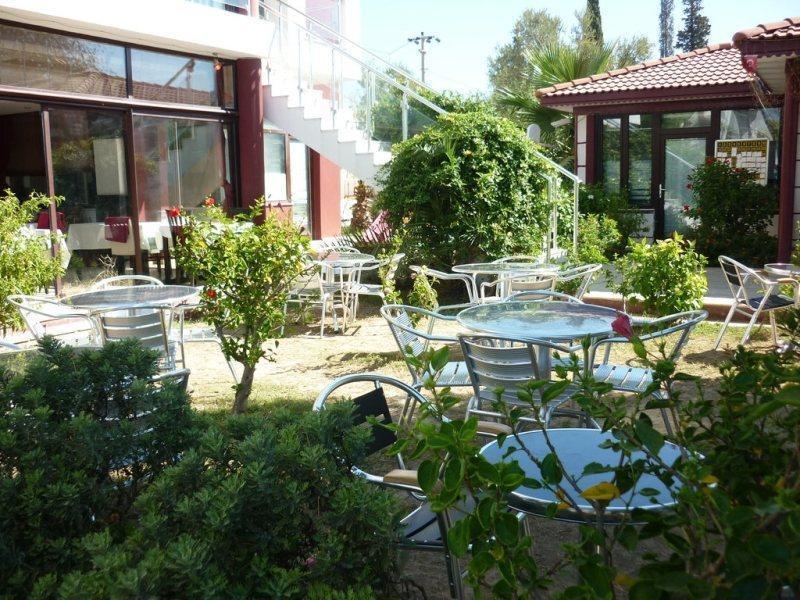 Carna Garden Hotel Side Exterior photo