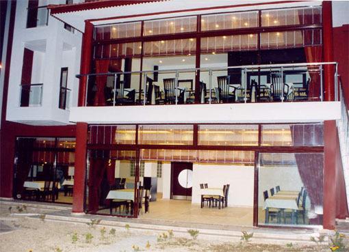 Carna Garden Hotel Side Exterior photo